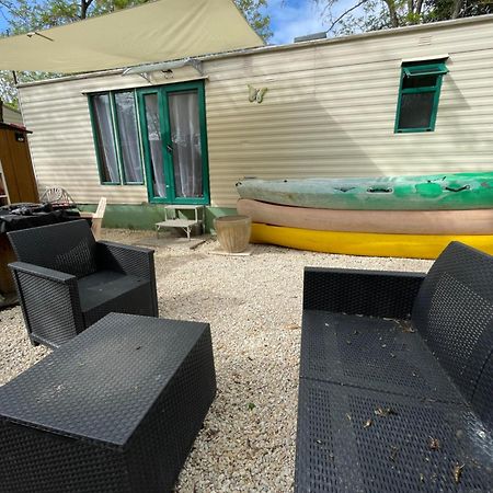 Camping Des Acacias Saint-Paulet-de-Caisson Exterior photo