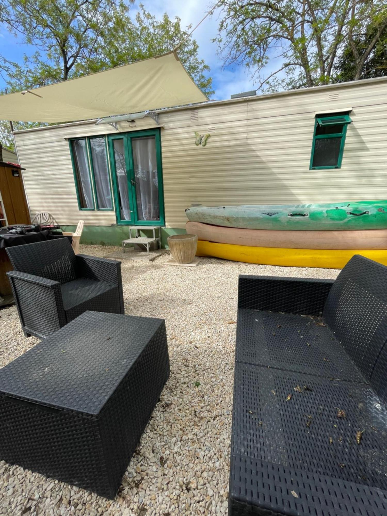 Camping Des Acacias Saint-Paulet-de-Caisson Exterior photo